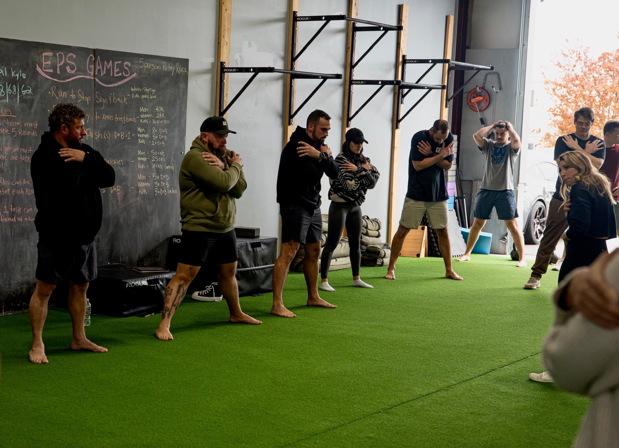 A group class training together at Elite Performance Systems