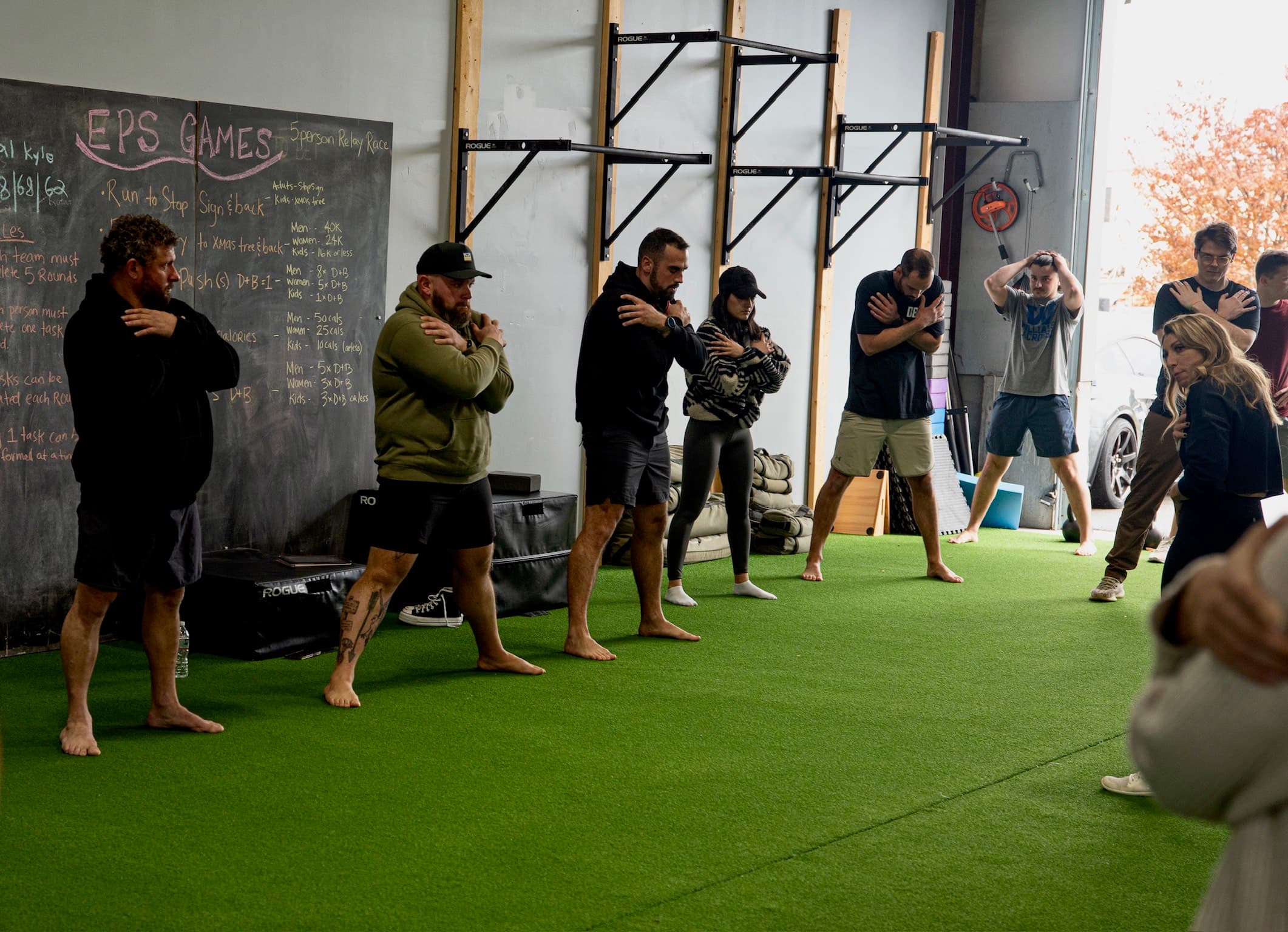 A group class training together at Elite Performance Systems
